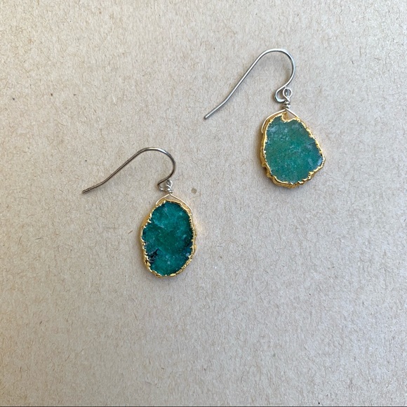 Emerald Green Stones w Gold Dipped Edges Earrings - Picture 6 of 13